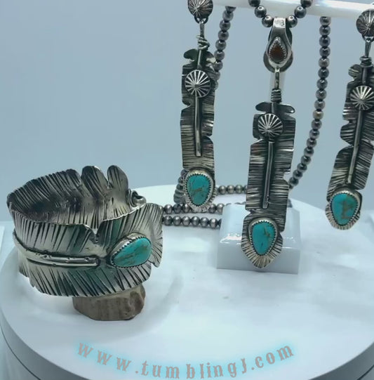 Signature Feather Set